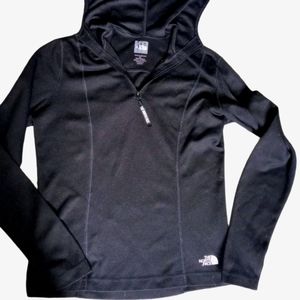 The northface black pull over jacket size s